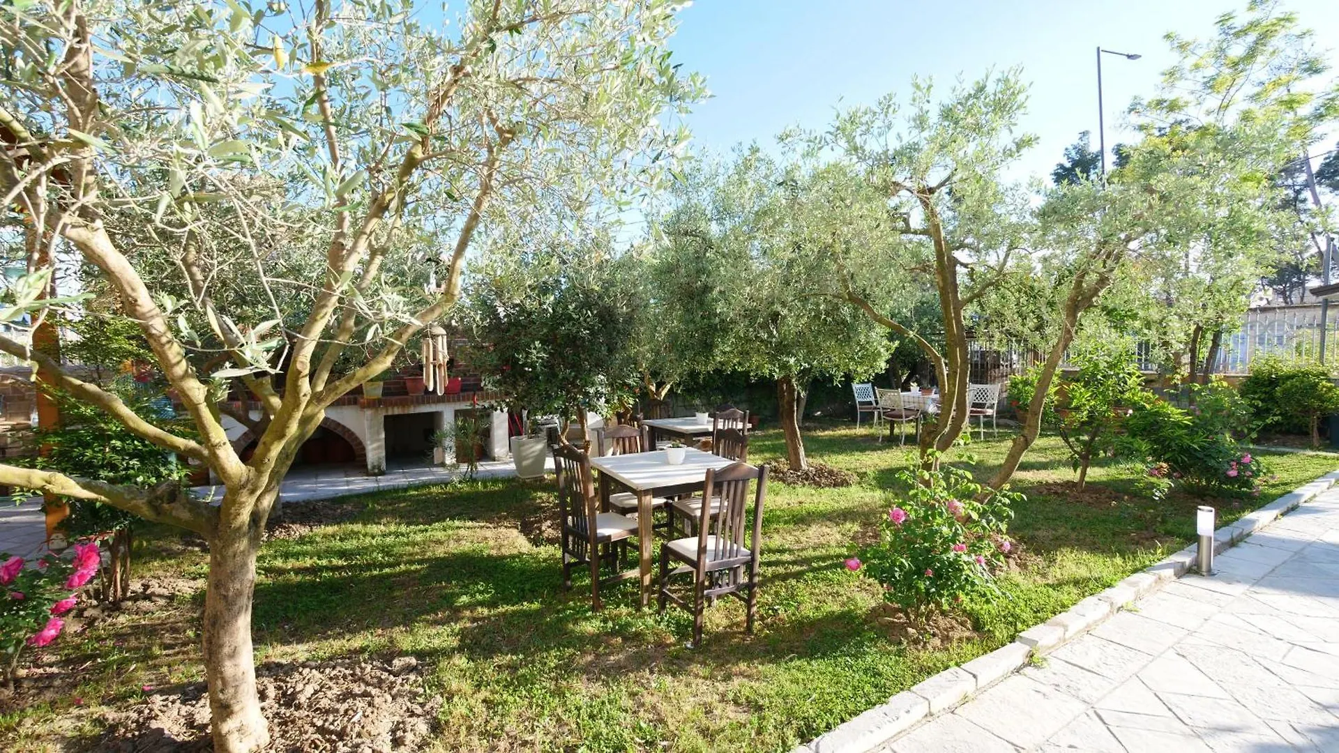 Vila Duro Golem  Hotel Golem (Tirana)